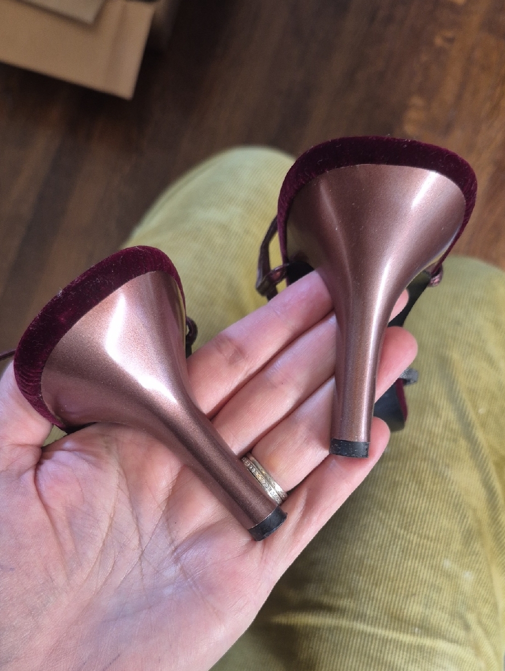 Vintage Enzo Angiolini Burgundy Velvet Jeweled T-Strap Heels - Picture 4 of 6